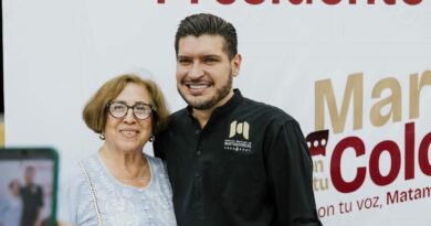 En audiencia pública, se hace entrega de lentes gratuitos; programa que habrá de continuar