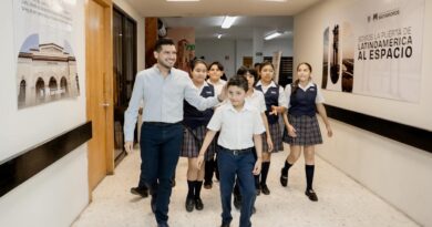 Recibe el alcalde Beto Granados a alumnos Lasallistas
