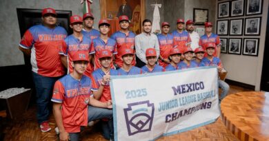 El alcalde, Beto Granados recibe a los campeones de la Liga Pequeña de Béisbol «Villa del Refugio»