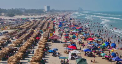 Turistas de CDMX y Nuevo León desbordan playas tamaulipecas
