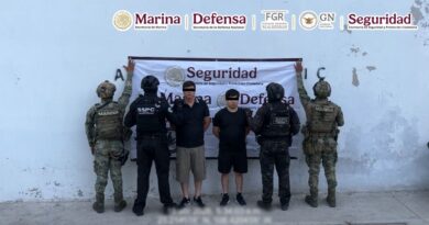 Con órdenes de cateo, detienen a Efraín y Jesús fuertemente armados en Mazatlán