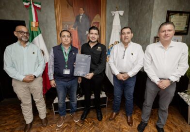 Alcalde Beto Granados firma contrato de donación para construir el primer CECI en Matamoros
