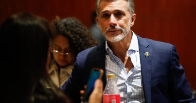 Sergio Mayer presenta su renuncia en morena lo critica por participar en un reality show