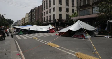 CNTE SEGUIRA EN HUELGA NO TO9DOS ESTAN DE ACUERDO