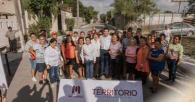 Beto Granados entrega la pavimentación de la calle Vicente Barrera en la colonia Revolución Verde