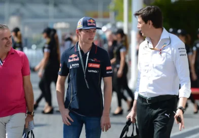 Las fotos de vacaciones de Verstappen y Wolff juntos avivan nuevos rumores sobre Mercedes