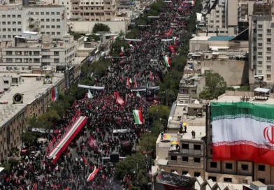 Irán sepulta a Jamenei entre llamamientos a la «venganza»