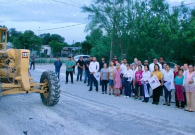 Alcaldesa Verónica Aguirre pone en marcha la segunda etapa de pavimentación de la calle Simón Bolívar