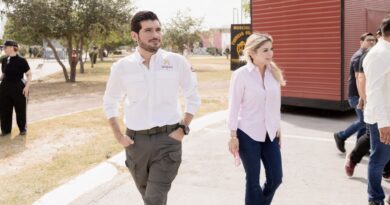 Beto Granados y Anita Granados supervisan instalación de la Exposición «La Gran Fuerza de México».