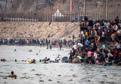 Son ya 57 cuerpos recuperados en las costas de Ceuta; Pedro Sánchez viaja a la zona para enfrentar crisis migratoria