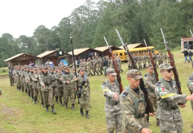 La SEP ordena cierre de escuelas militarizadas en el país antes del 31 de agosto
