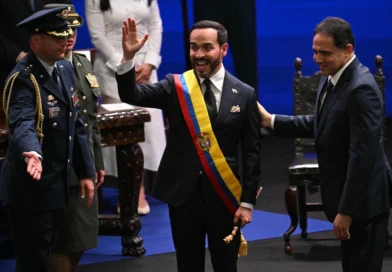 Abelardo de la Espriella asume la presidencia de Colombia y promete mano dura en seguridad
