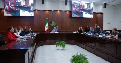 Presentan al Congreso de Sinaloa solicitud de juicio político contra el gobernador con licencia Rocha Moya