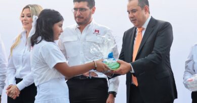 Da secretario de Finanzas banderazo inicial al ciclo escolar 2026-2027 en Matamoros
