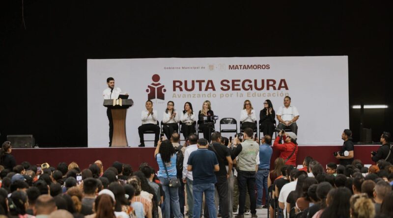 Entrega Beto Granados apoyos del programa «Ruta Segura, Avanzando por la Educación»