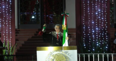 Encabeza Américo tradicional Grito de Independencia desde la capital tamaulipeca