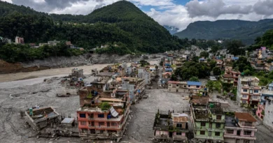Un superviviente nepalí relata cómo escapó de un túnel afectado por las inundaciones