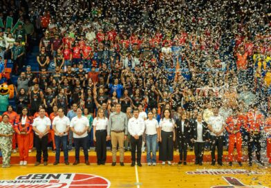 Preside Dámaso Anaya entrega del Galardón “Orgullo UAT” y encabeza el arranque de los Juegos Interfacultades 2026
