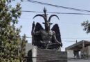 Polémica en El Pedregal por la colocación de una escultura del diablo