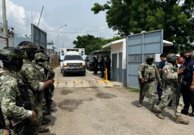 Mueren 9 presos y un menor tras riña en penal de Mazatlán
