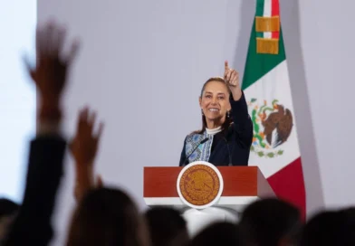 Sheinbaum instruye a Zoé Robledo establecer mesa de negociación salarial con trabajadores del IMSS
